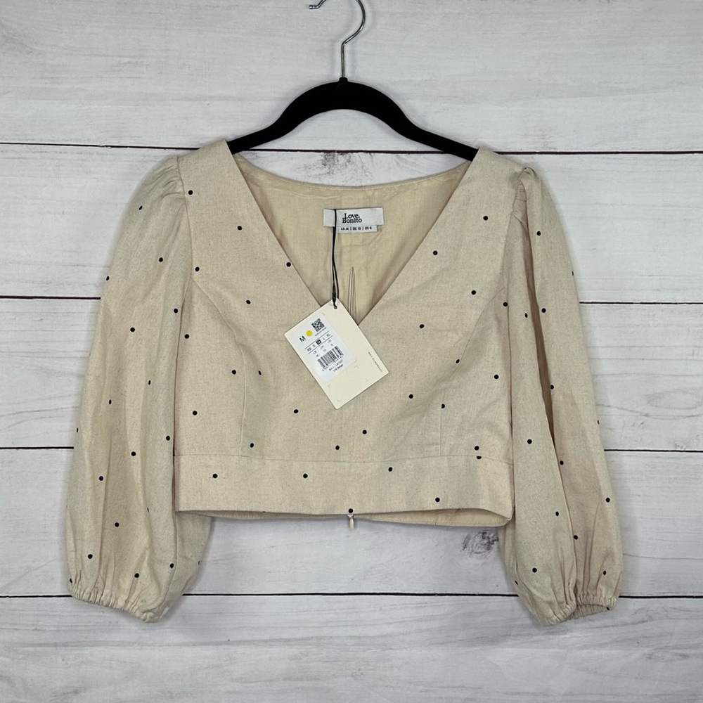NWT Love, Bonito Women's Beige Cropped Puff Sleeve V Neck Top Size M - Picture 4 of 12